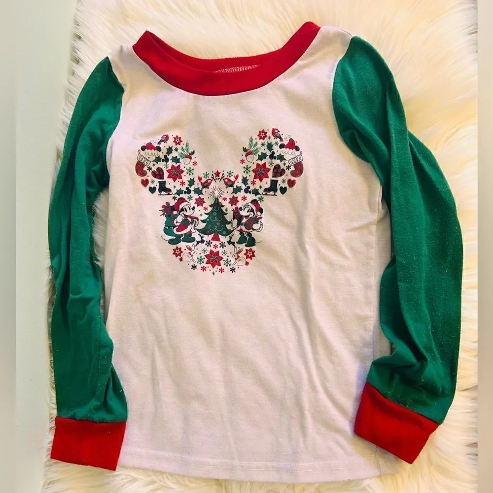 Disney Christmas Mickey Mouse pajamas! 🎄